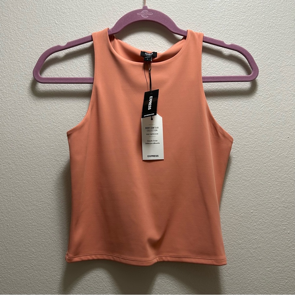Body contour tank